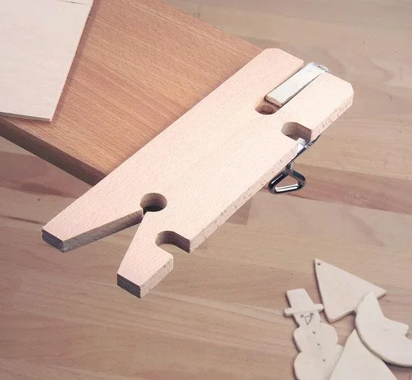 Laubsägetischchen 210 mm mit Einspannhilfe und Tischzwinge