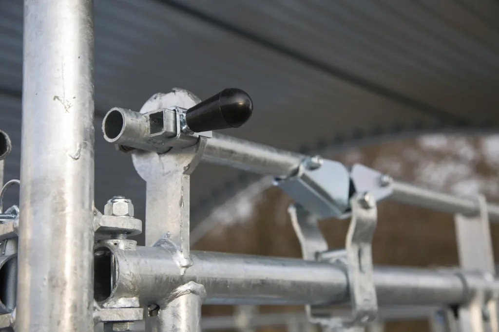 Viereckraufe "Standard" mit Selbstfangfressgitter