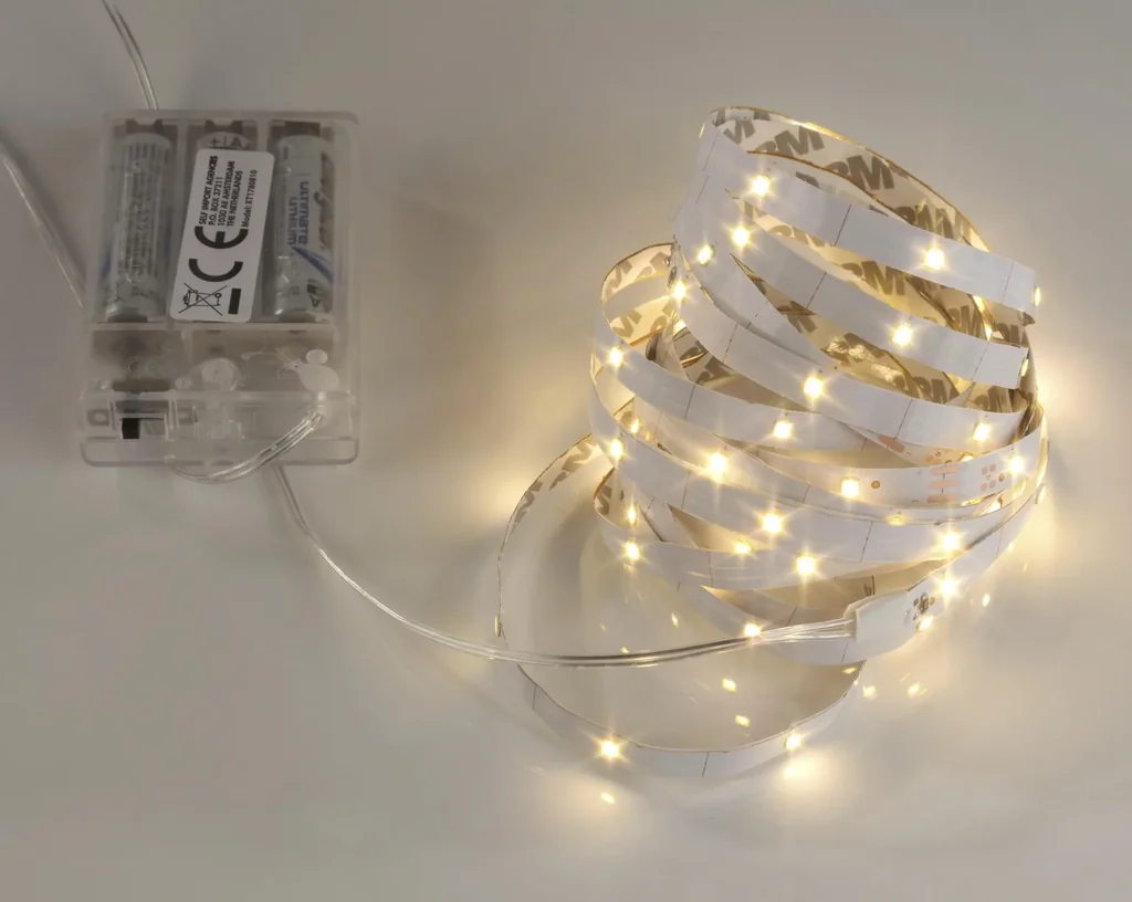 LED Streifen mit 90 warmweißen LEDs