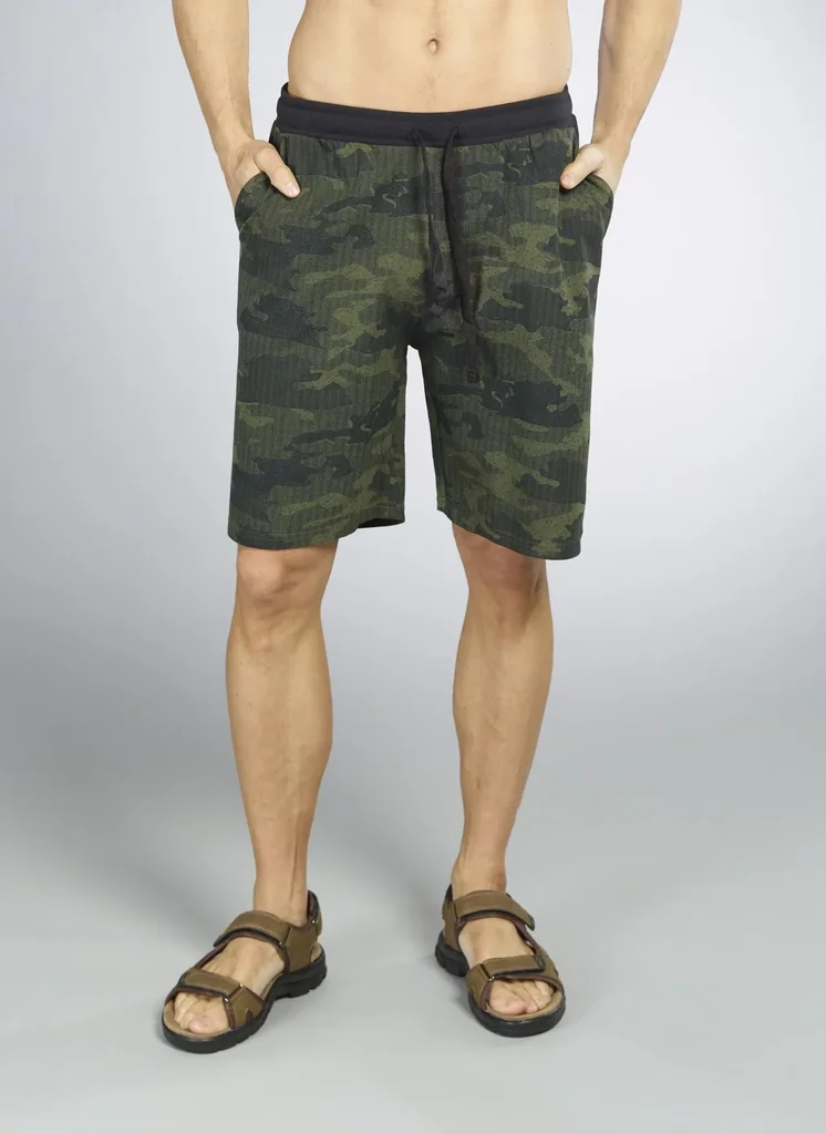 Bermuda Shorts, Farbe camouflage/grün/schwarz, Gr.M