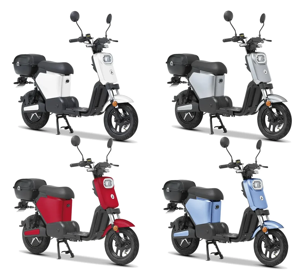 E-Roller "Messina" 45 km/h silber - Sparsam - Effizient dank hochwertigem Radnabenmotor und Lithium-Akku