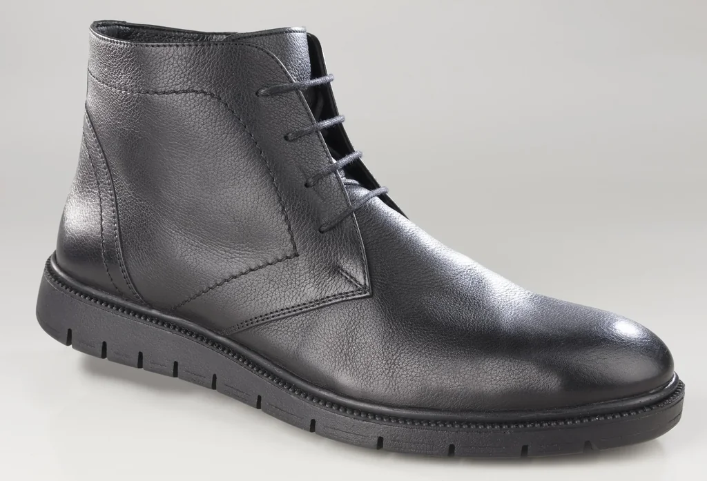 Halbstiefel mit Reißverschluss, Farbe schwarz, Gr.45