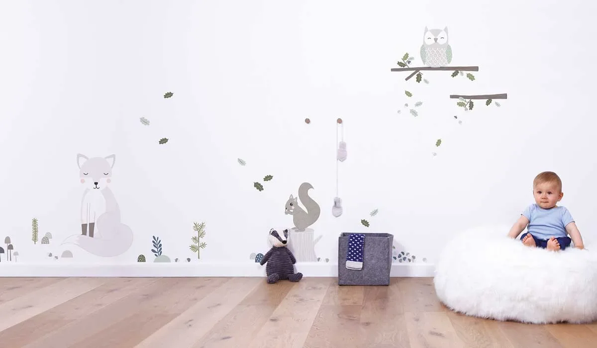Lilipinso Wandsticker A3 Eichhörnchen mit Wald grau grün