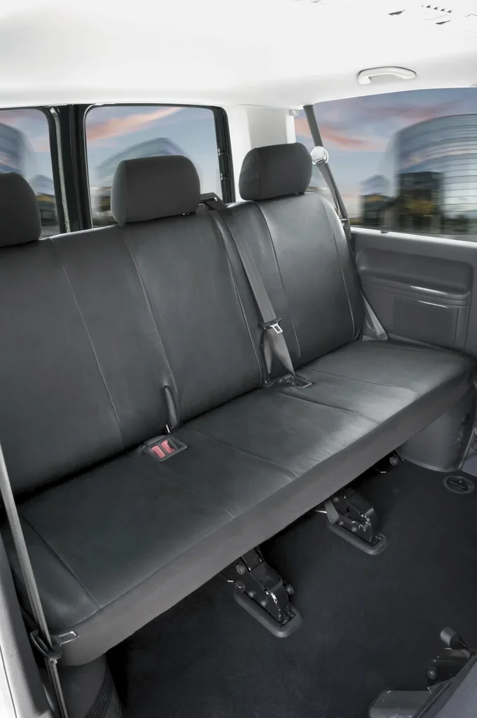 Passform Sitzbezüge VW T6 für 3er Bank hinten aus Kunstleder ab Baujahr 07/2015 bis heute