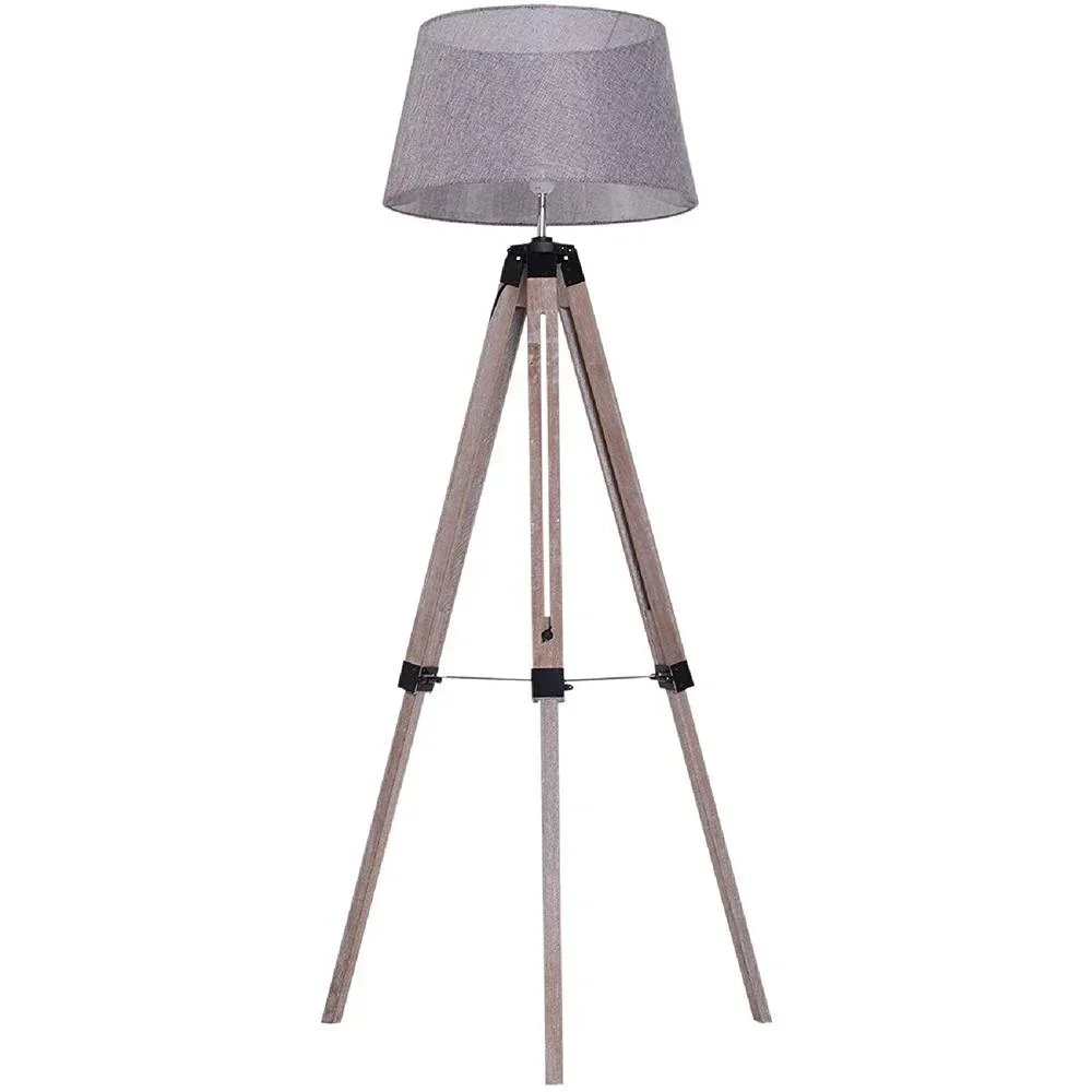 Tripod-Stehleuchte
