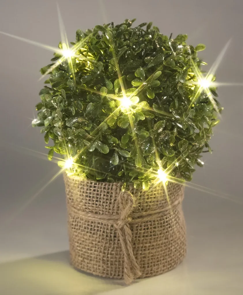 Buchsbaum rund mit goldenem Glitzer und LED Beleuchtung