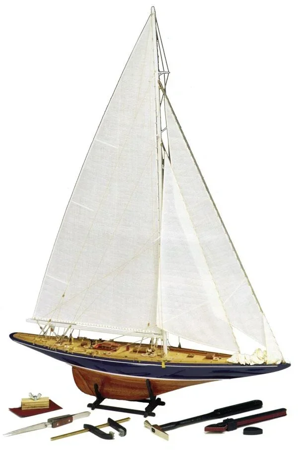 Baukasten Endeavour 1934 1:80 mit Werkzeugset