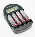BC250 Tischladegrät mit 4 AA NiMH Akkus und LC-Display