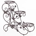 Dreistufiges Blumenständer