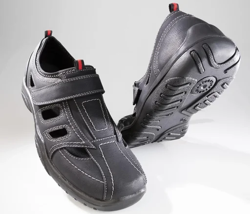 "Slipper mit Klimazonen und Klettverschluss, Farbe schwarz, Gr.42 image"