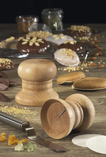"Buchenholz-Lebkuchenformer image"