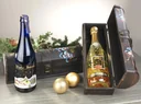 Geschenk-Box aus Holz mit Griff und 1 Flasche Goldtraum, 750 ml