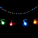 LED-Lichterkette in Form einer Weihnachtskugel