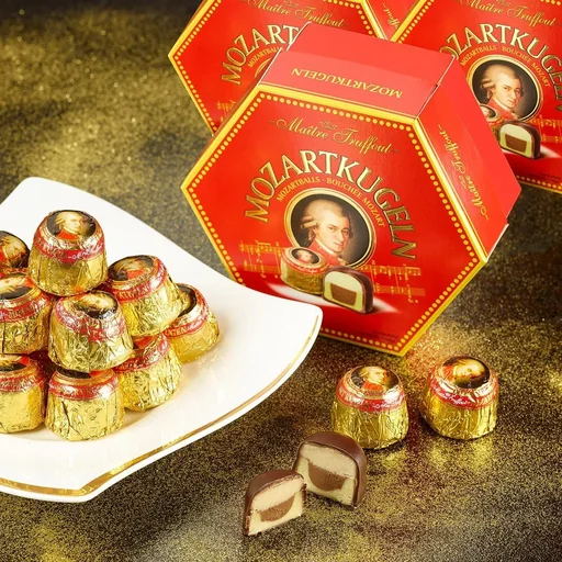 "Maitre Truffout Original Österreichische Mozartkucheln / Mozart Bonbons - Schokoladenbonbons - 45 Stück - 3 x 300g image"