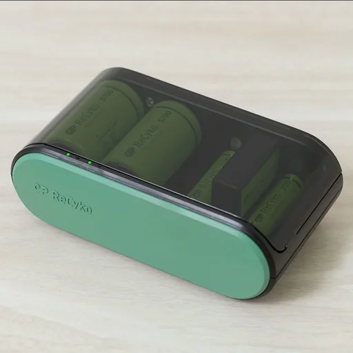 "USB Universalladegerät für alle gängigen NiMH Akkus image"